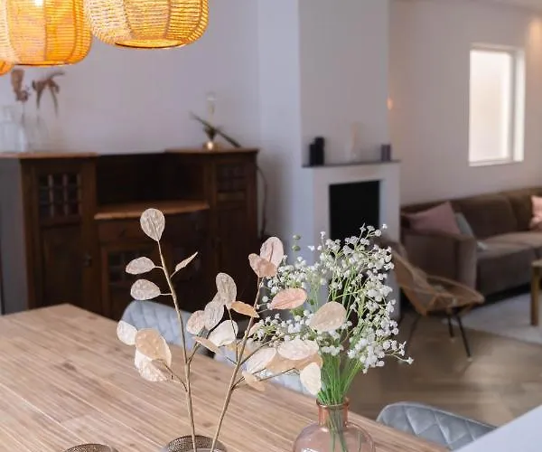 Huis Juliana بيت للعطل